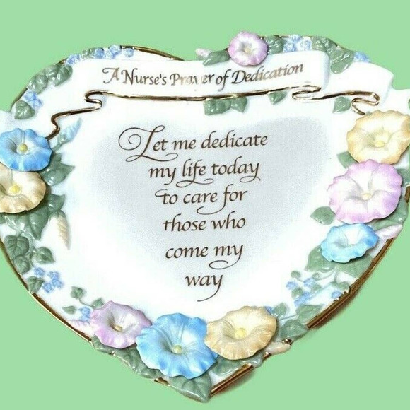 Bradex Nurses Pray of Dedication Porcelain Heart Shaped Plaque Wall Hanging - Picture 1 of 10